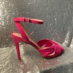 Sexy, strappy and HOT pink!!!